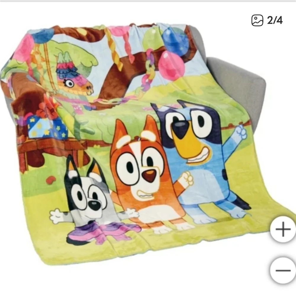 Character Youth Throw, new, Bluey